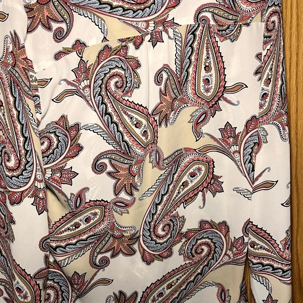 White House Black market Paisley Print Women's Top - Cream and Red - Picture 4 of 4